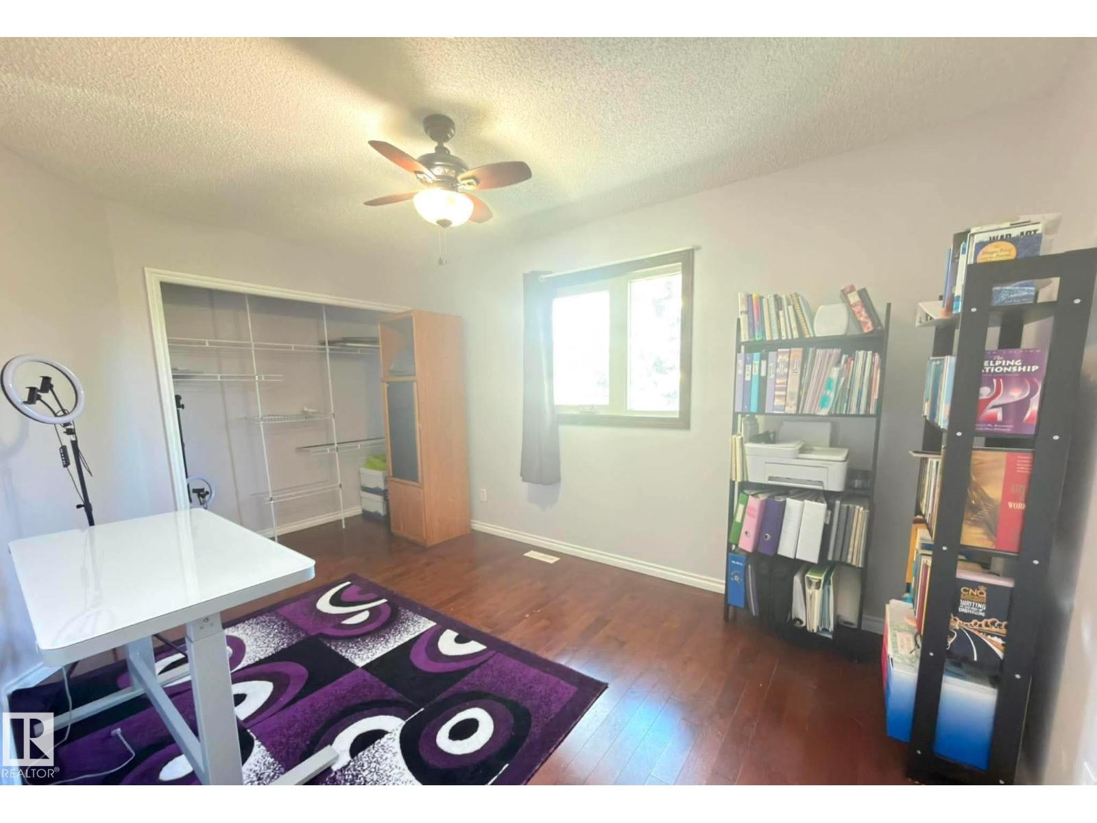 825 112B St NW - 12
