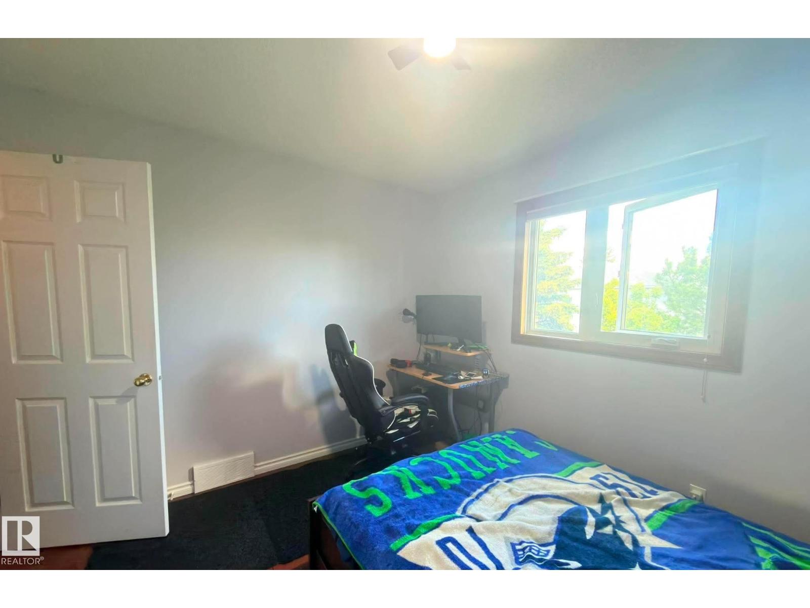 825 112B St NW - 14
