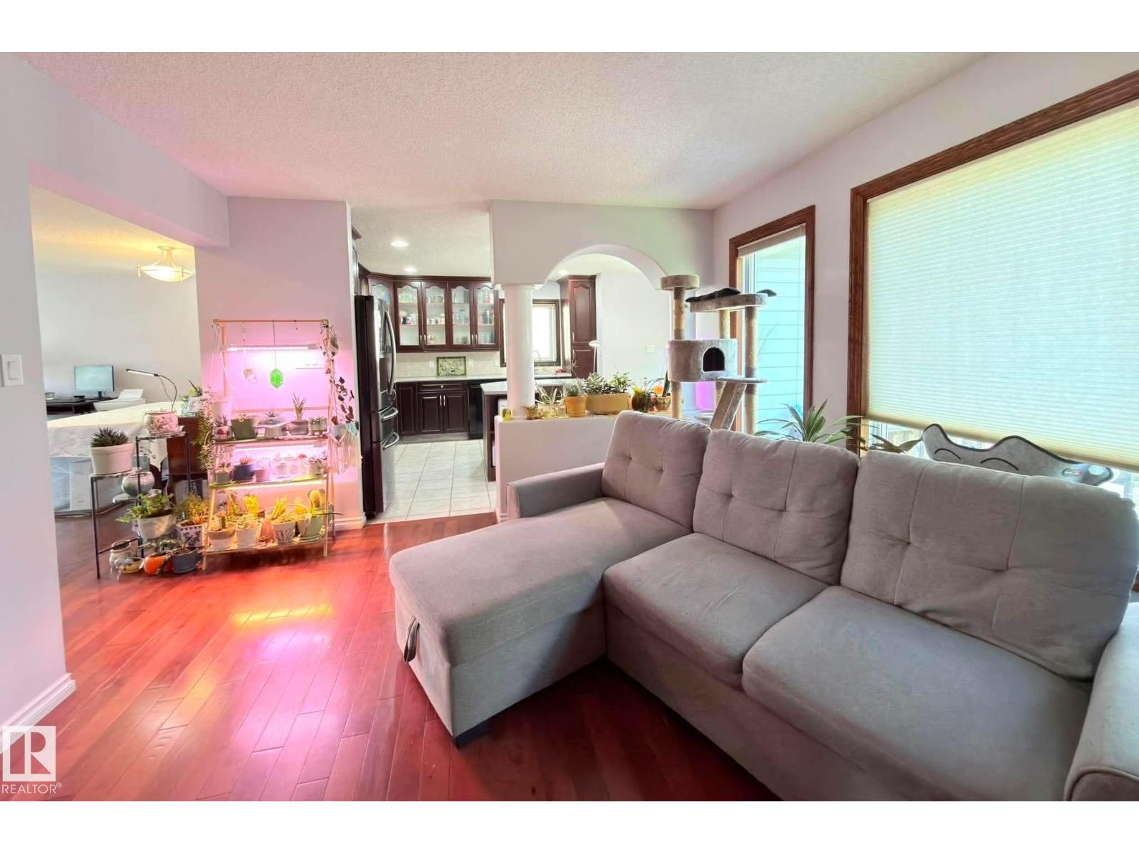 825 112B St NW - 19