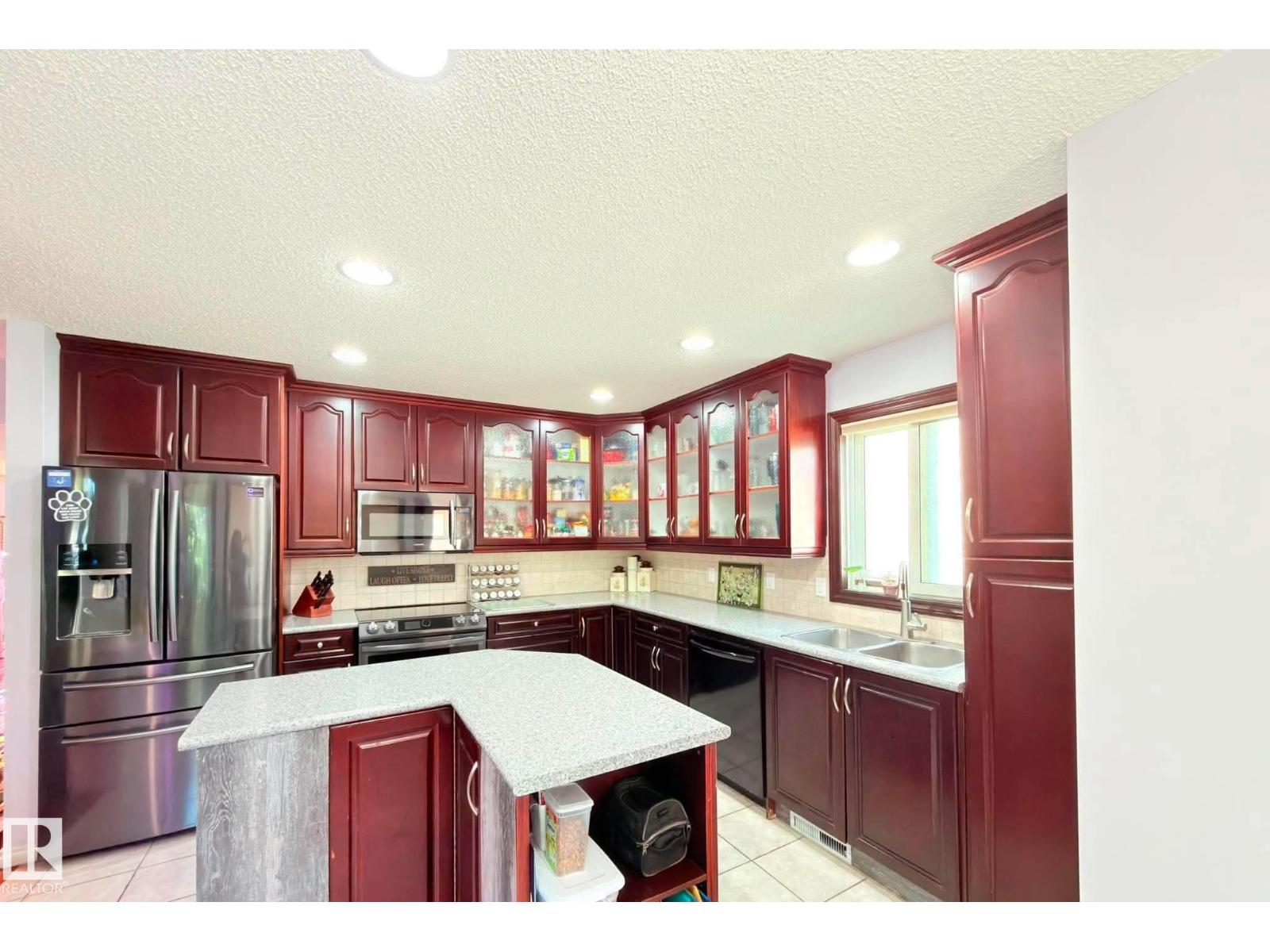 825 112B St NW - 21