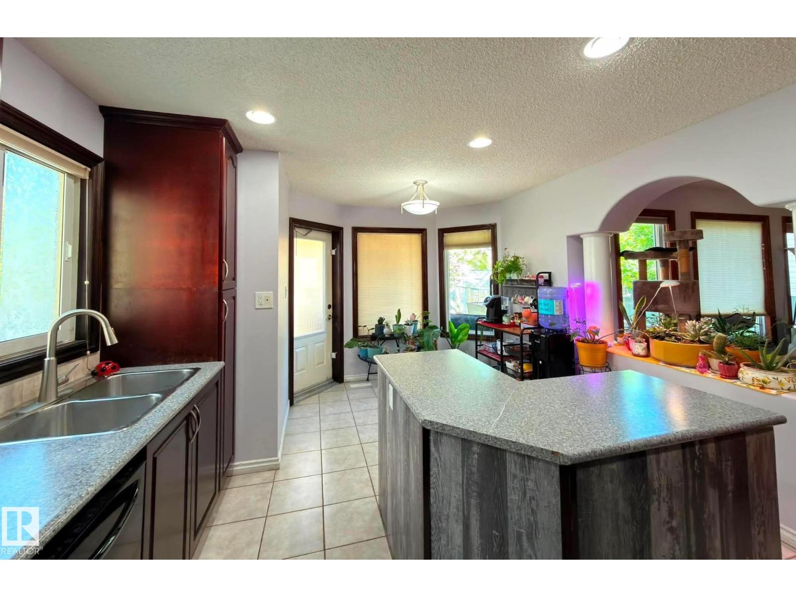 825 112B St NW - 22