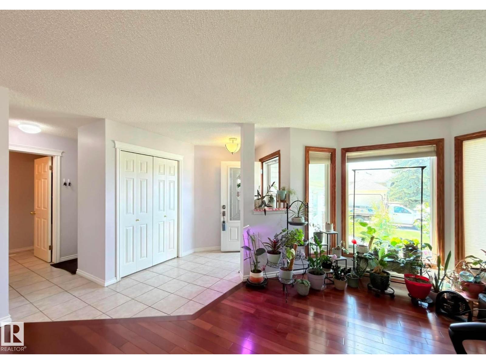 825 112B St NW - 3