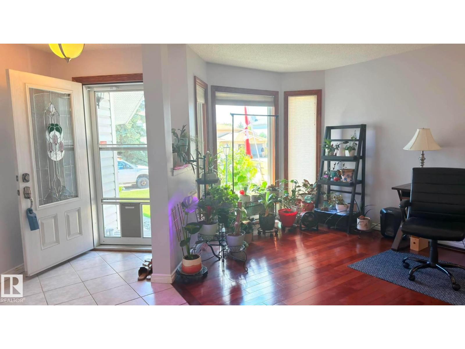 825 112B St NW - 4