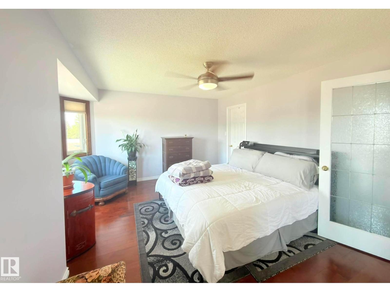 825 112B St NW - 7