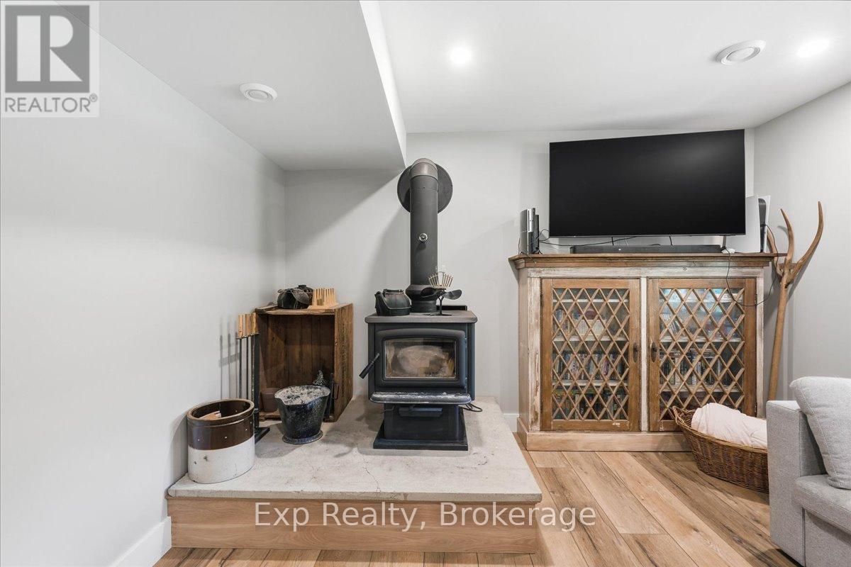 1296 CLEARVIEW ROAD - 36