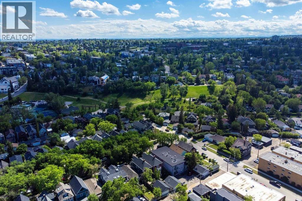 Enjoy the lifestyle of being within walking distance to gorgeous parks as well as restaurants and bars