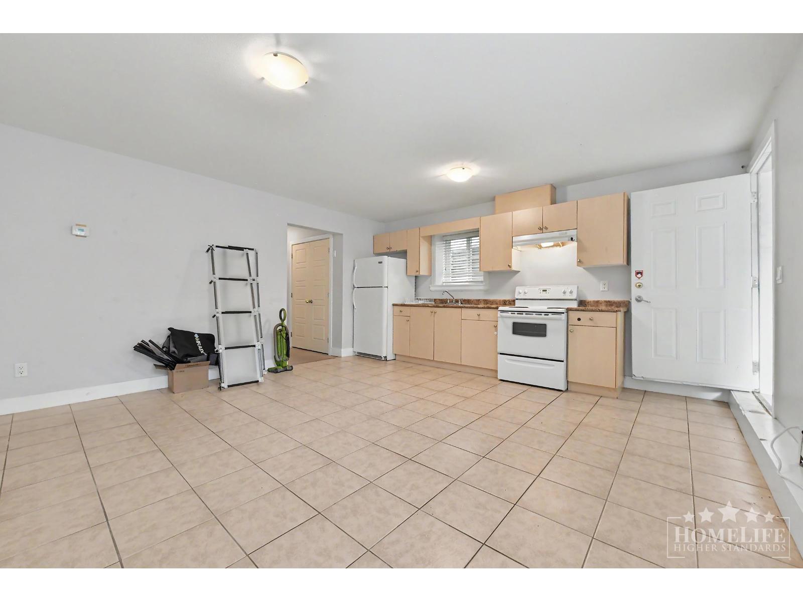 Basement 6125 148 STREET, Surrey — photo 3