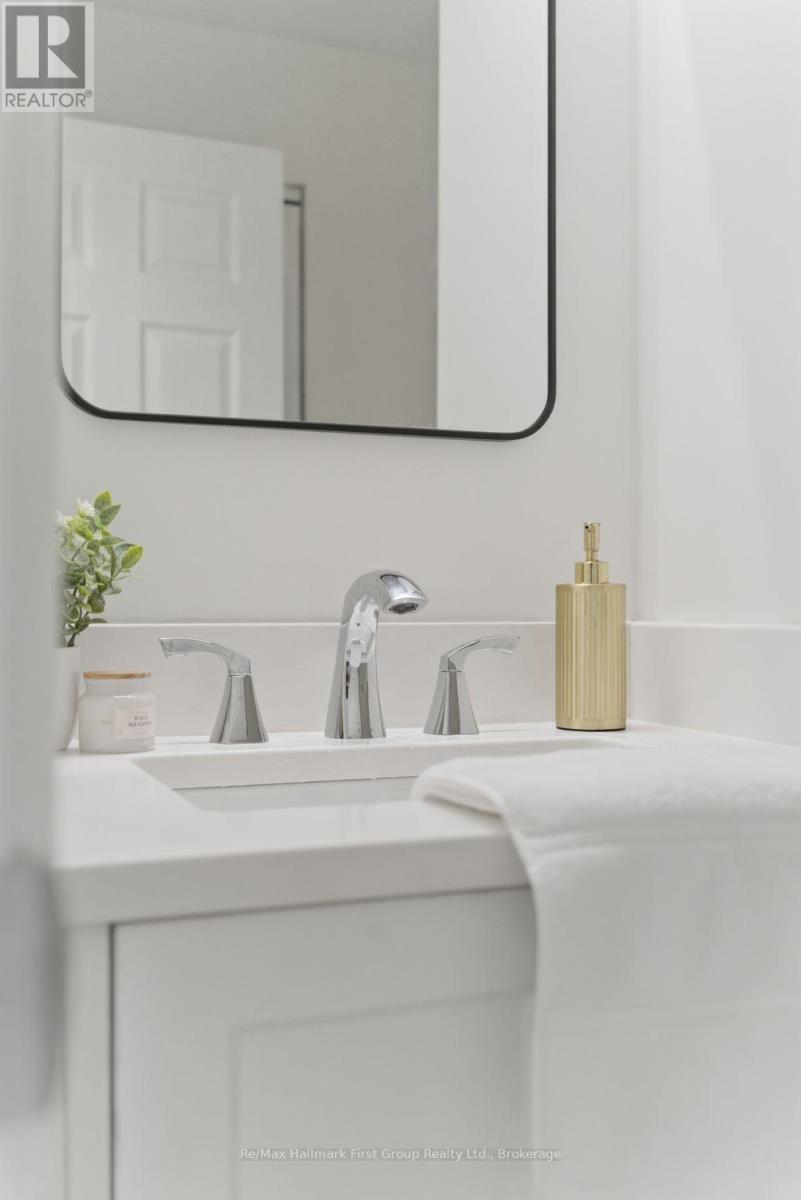 #215 145 THIRD STREET - 22