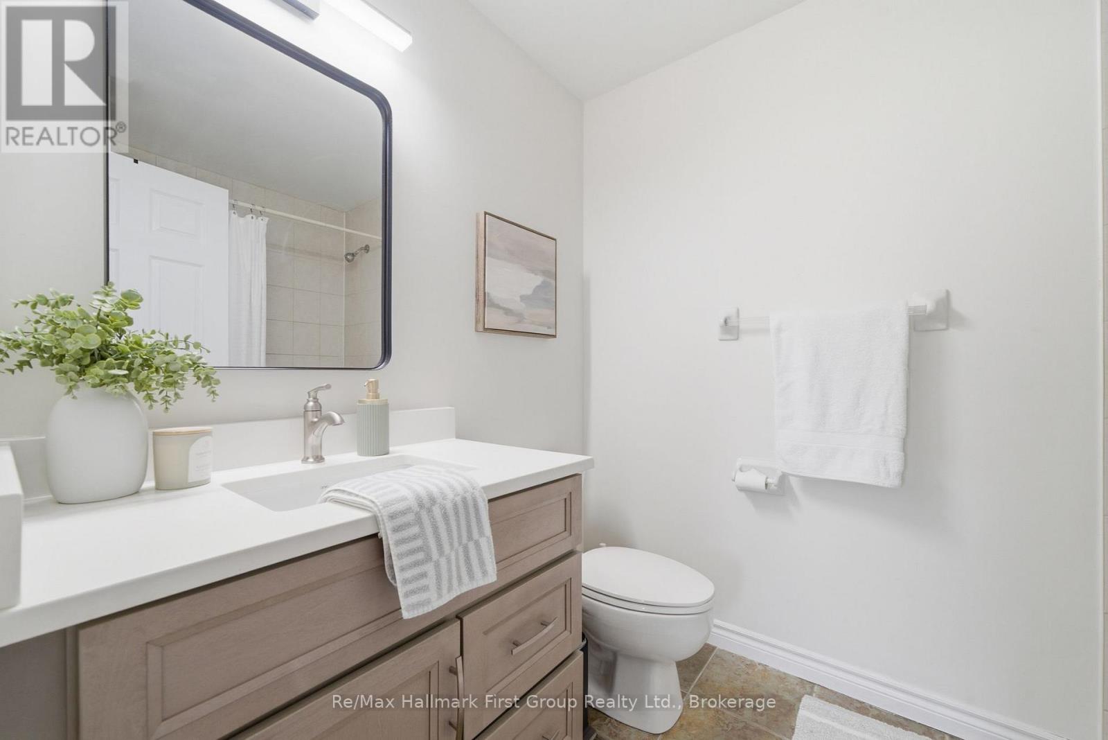 #215 145 THIRD STREET - 28
