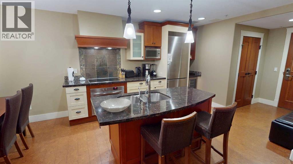 KITCHEN ISLAND