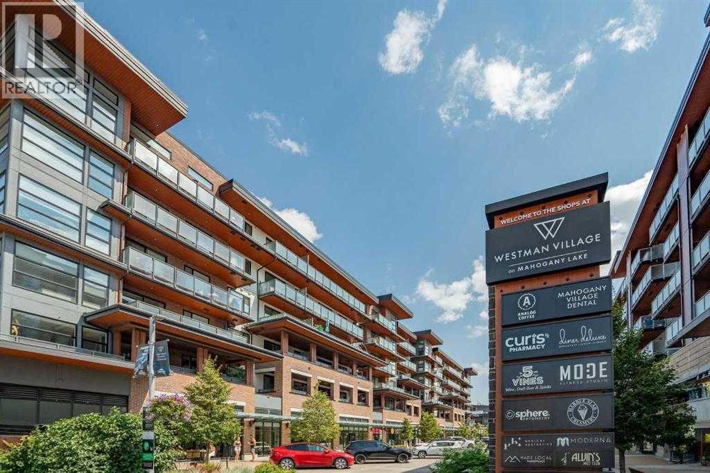 Great shopping district close by