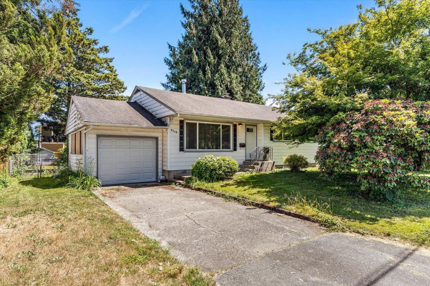 9740 CARLETON STREET, Chilliwack Proper East