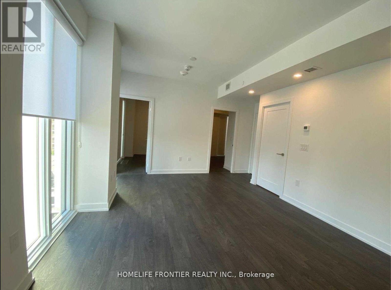 Listing photo of 1005 - 50 MCCAUL STREET