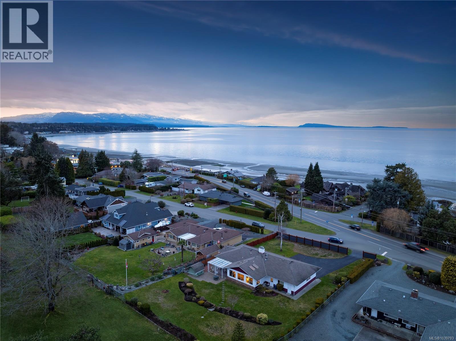 260 Elizabeth Ave, Qualicum Beach