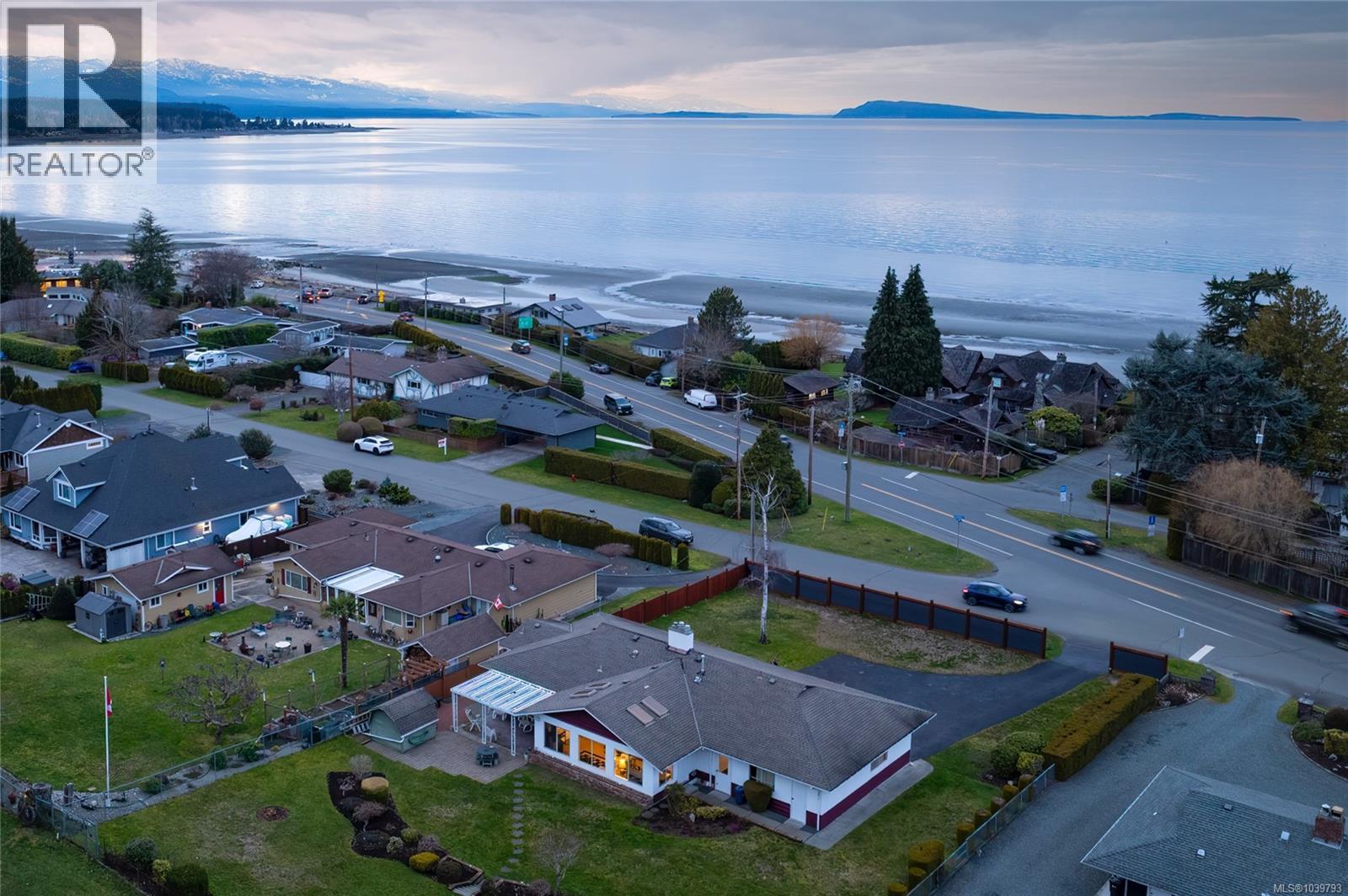 260 Elizabeth Ave, Qualicum Beach