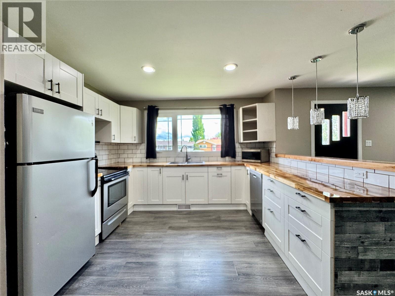 302 Maple BAY - photo 3