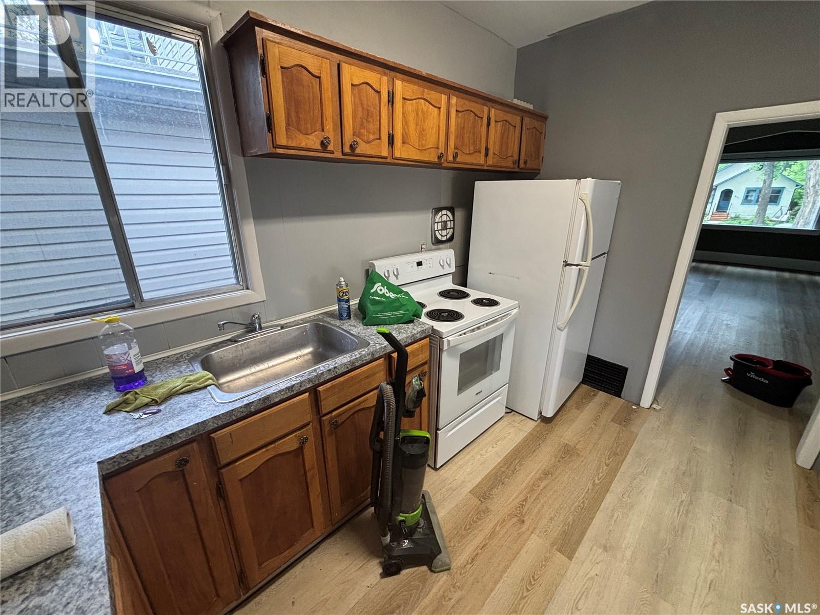 822 10th STREET E - photo 4