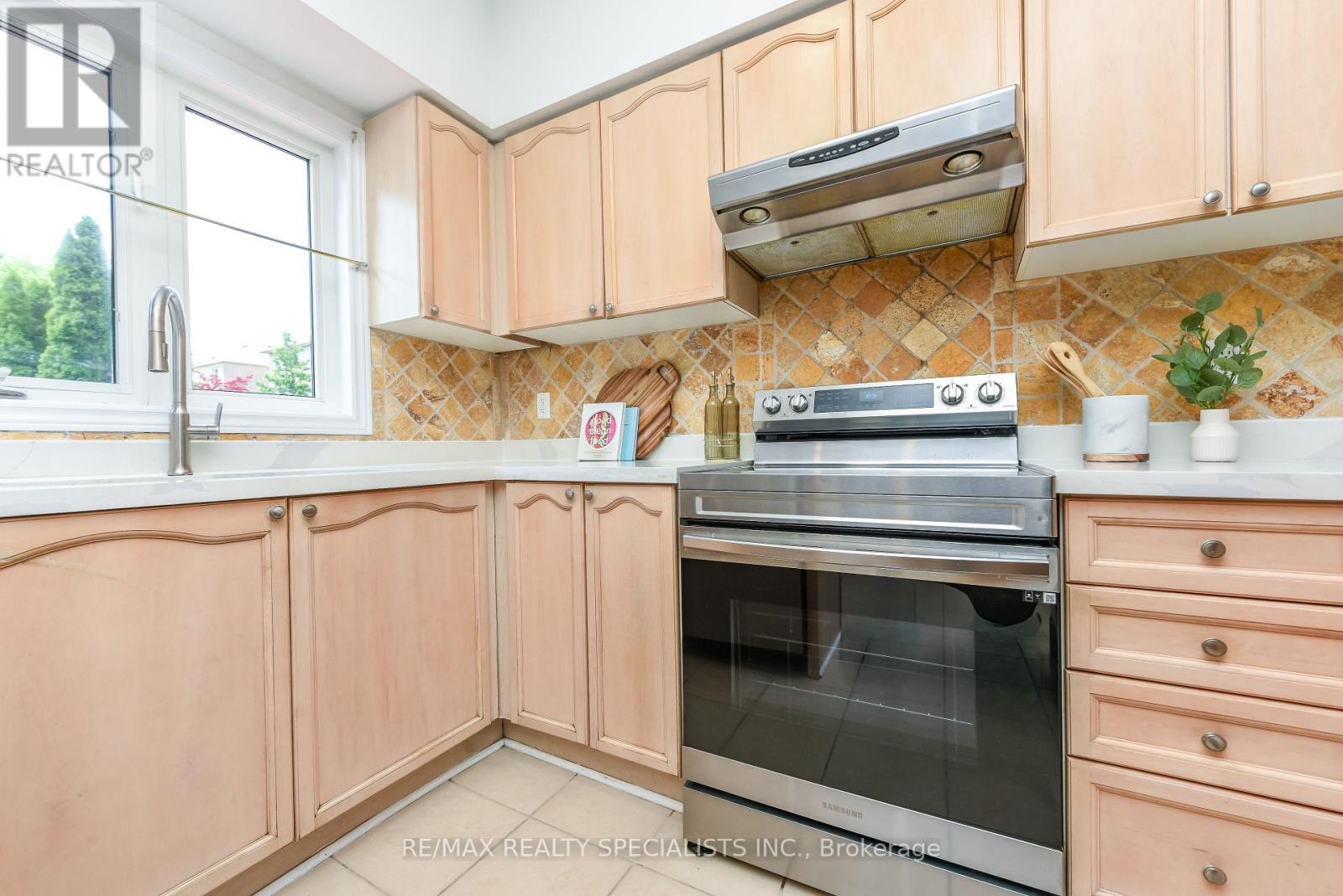 5624 FRESHWATER DRIVE - 12
