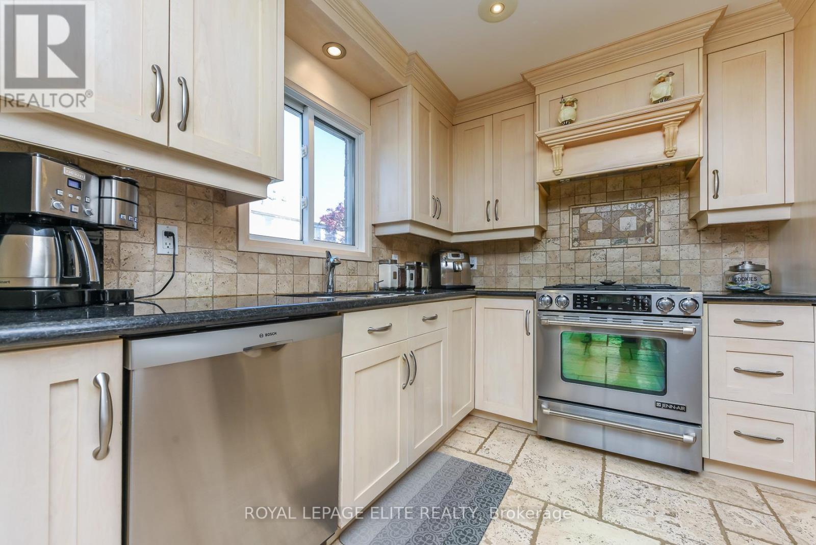 67 ELMBROOK CRESCENT - 17