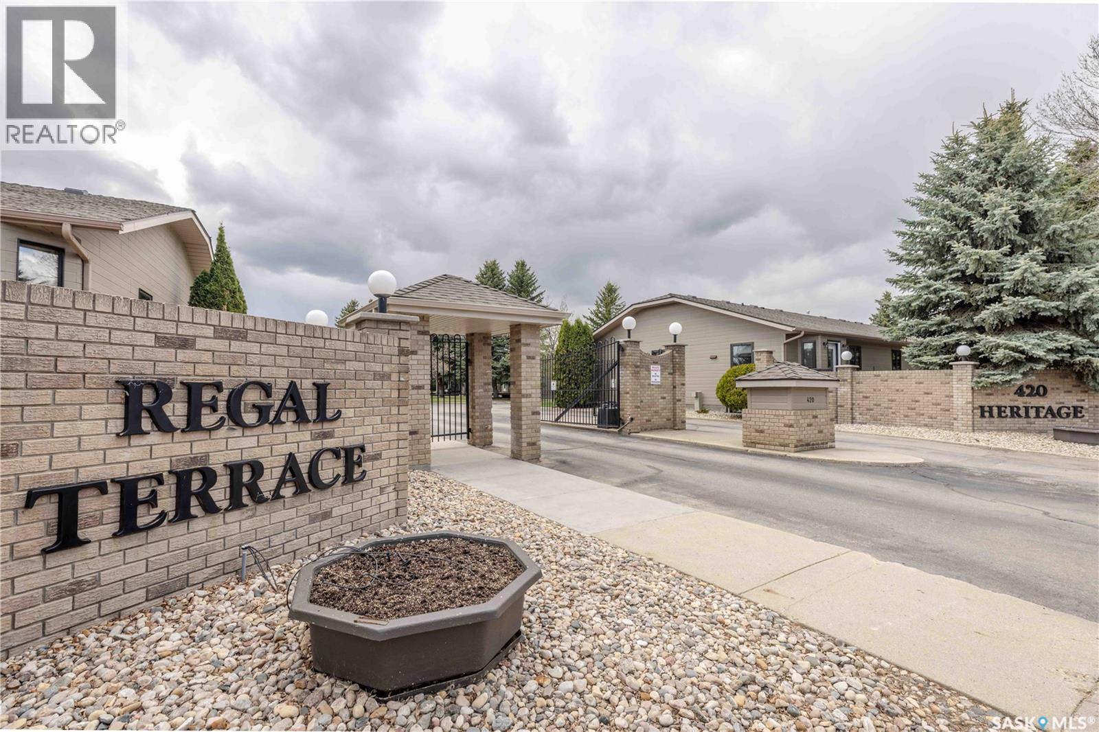 119 420 Heritage CRESCENT - photo 2