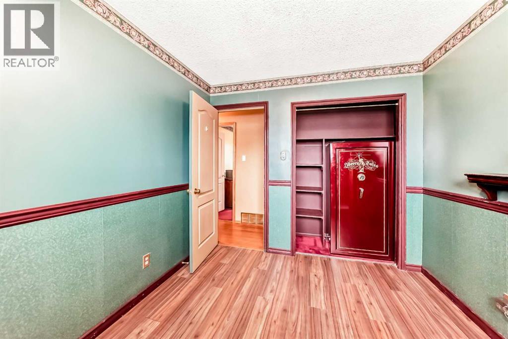1652 Boutellier Close — photo 21