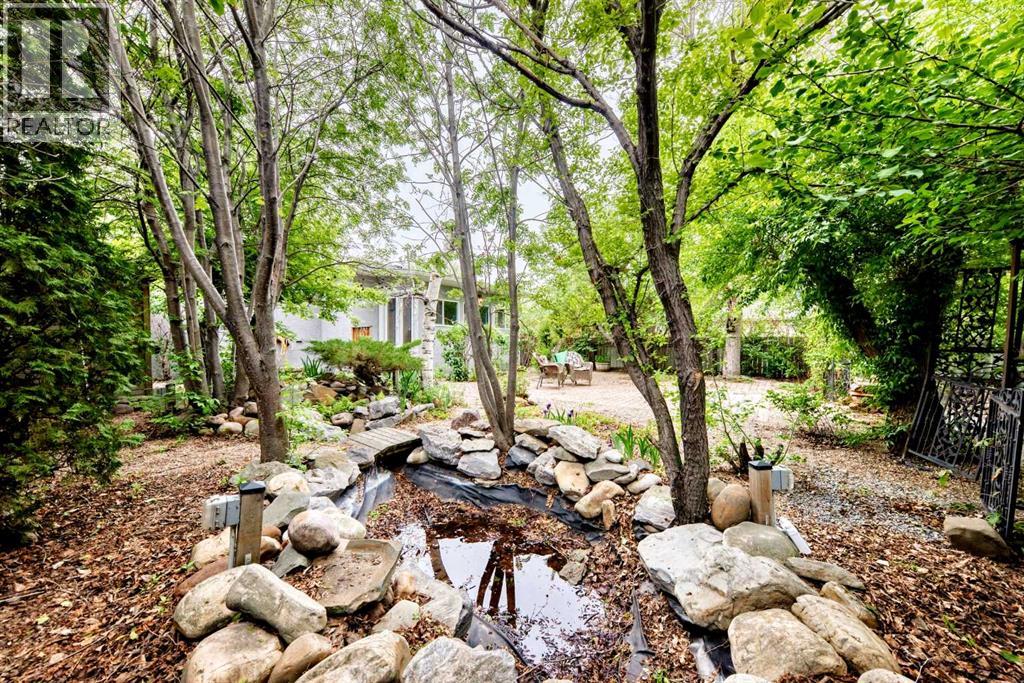 1652 Boutellier Close — photo 32
