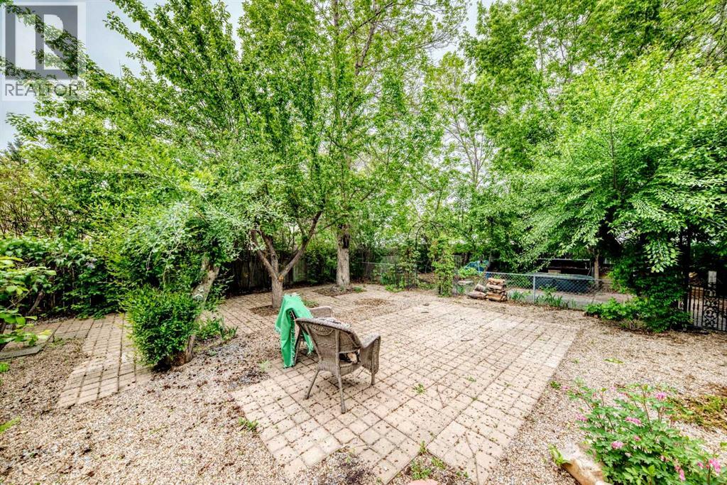 1652 Boutellier Close — photo 36