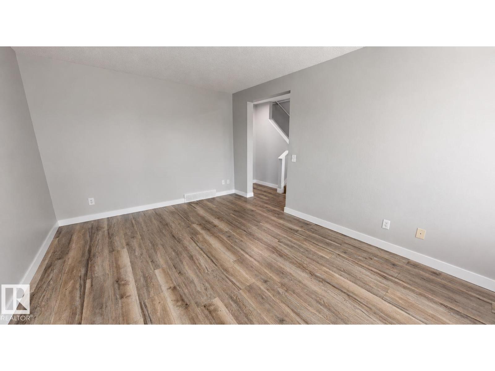 4301/4303 44 ST - photo 5