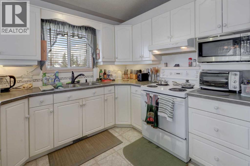 301 9 Street - 5