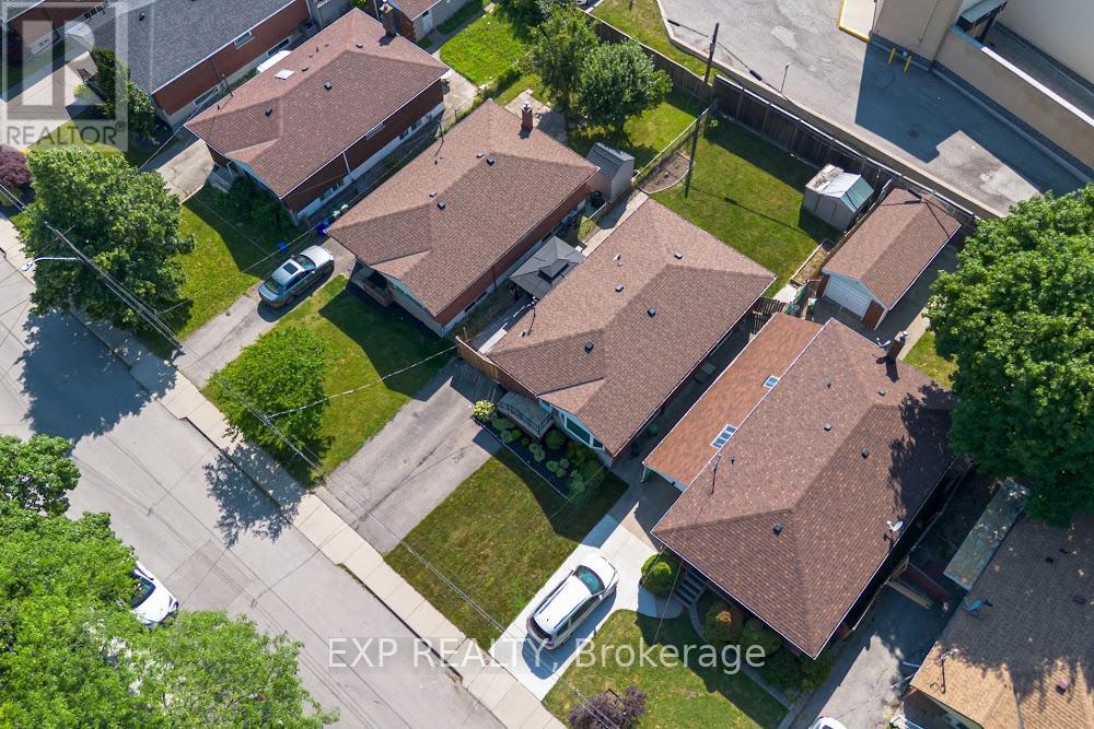 42 TERRACE DRIVE - 36