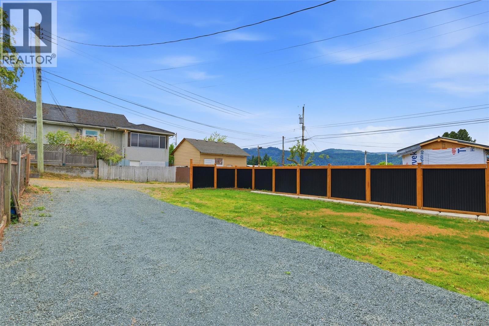 4524 Bute St - 19