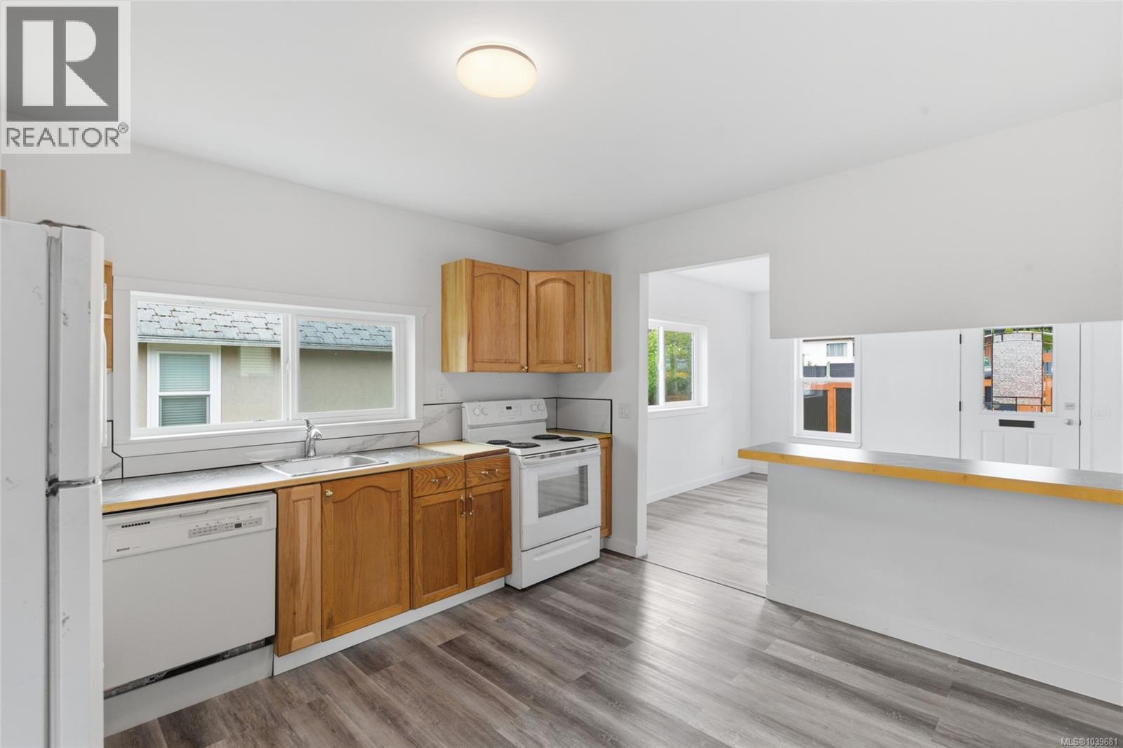 4524 Bute St - 4