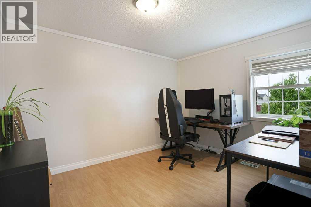 23 Meadowlake Gate E — photo 37