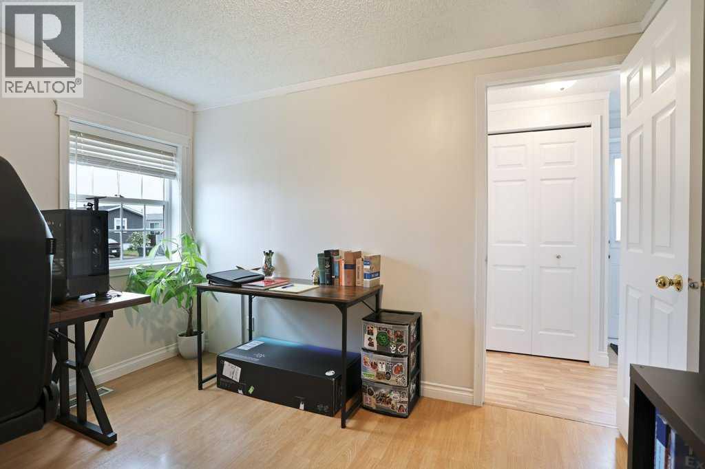 23 Meadowlake Gate E — photo 38