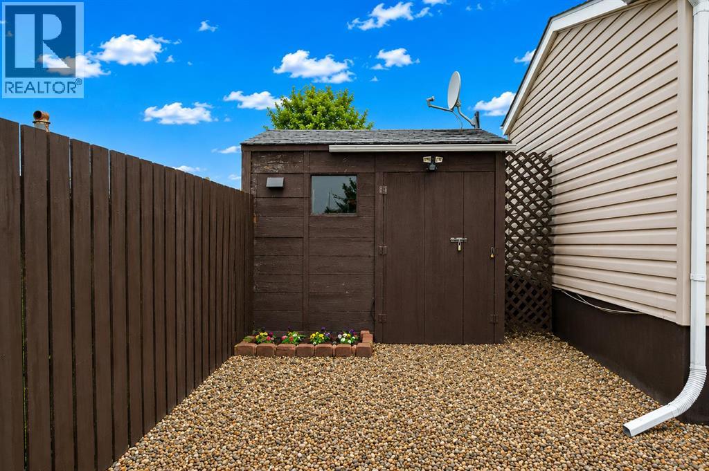 23 Meadowlake Gate E — photo 11