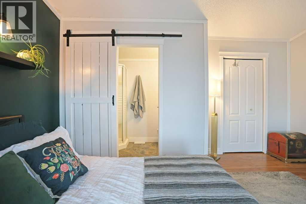 23 Meadowlake Gate E — photo 32