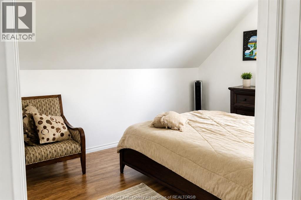2429 HOWARD AVENUE - 6
