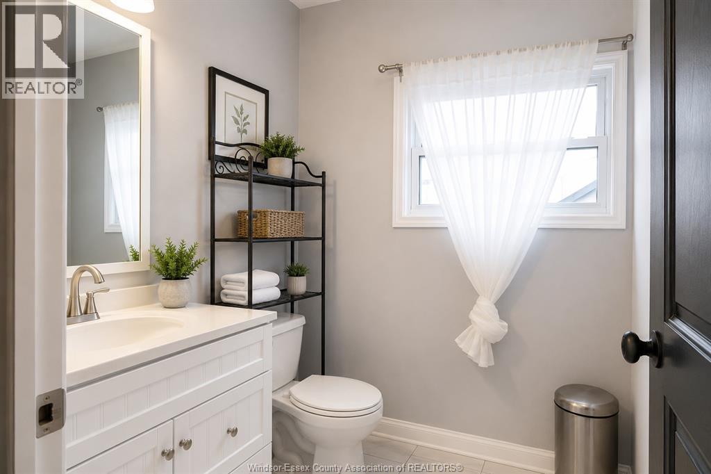 2429 HOWARD AVENUE - 10