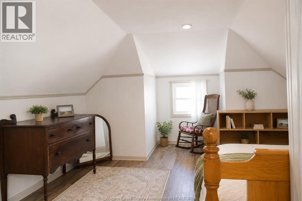 2429 HOWARD AVENUE - 8