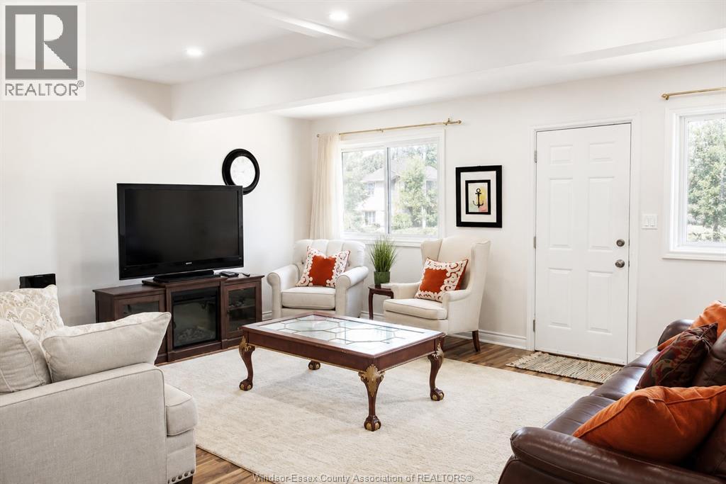 2429 HOWARD AVENUE - 12