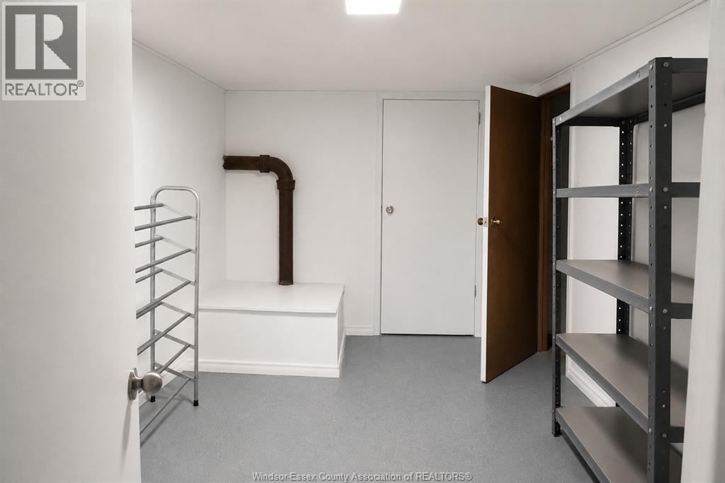 2429 HOWARD AVENUE - 16