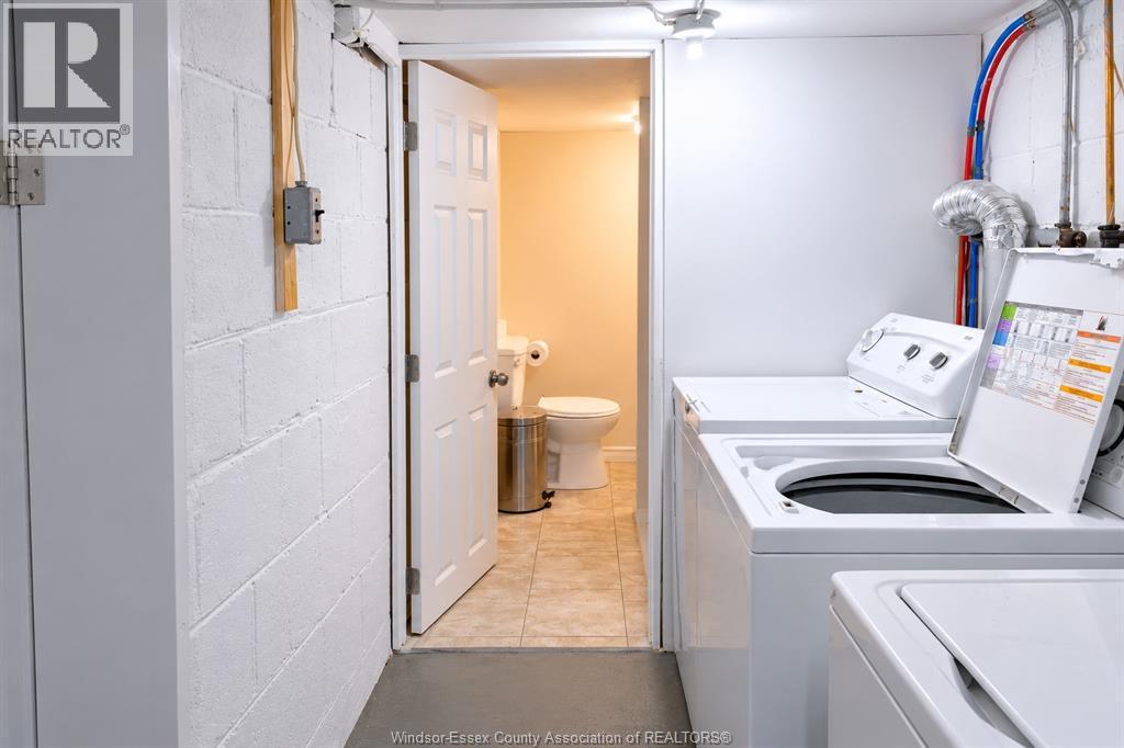 2429 HOWARD AVENUE - 15