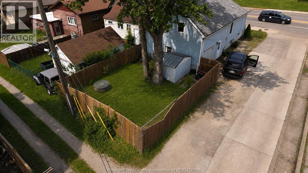 2429 HOWARD AVENUE - 3