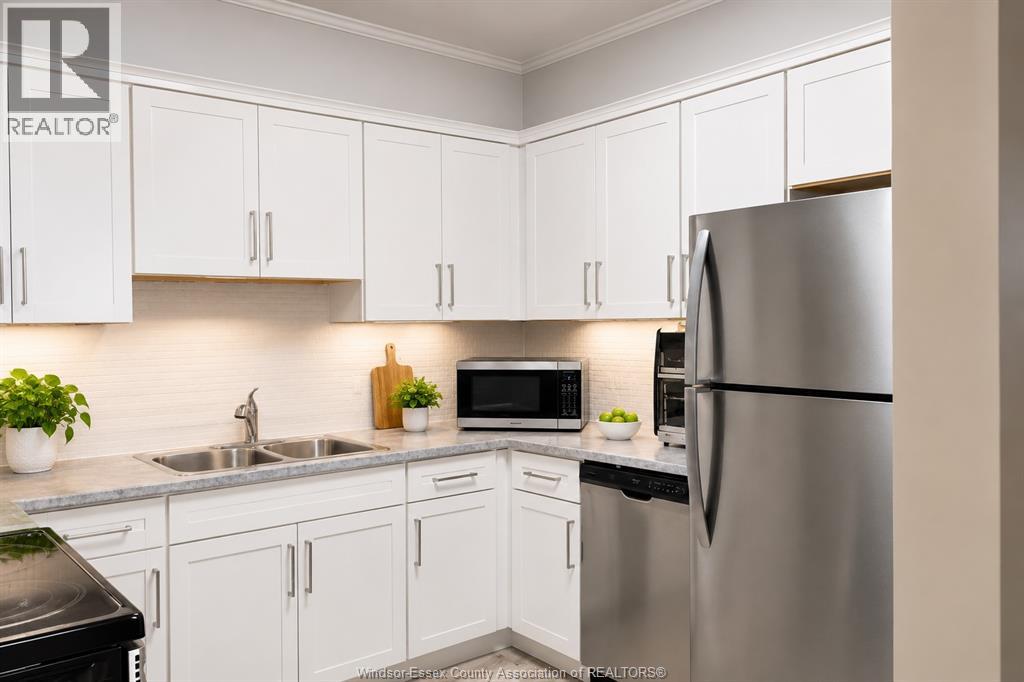 2429 HOWARD AVENUE - 11