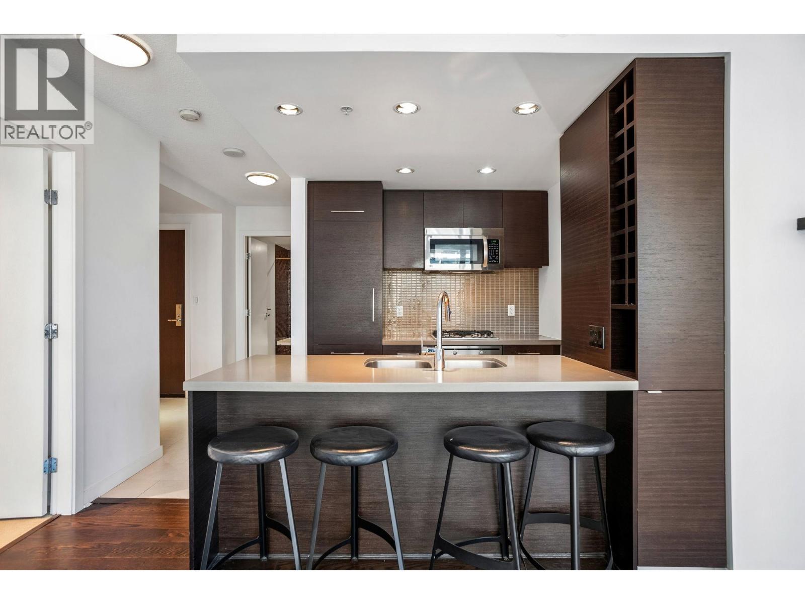 610 833 HOMER STREET, Vancouver