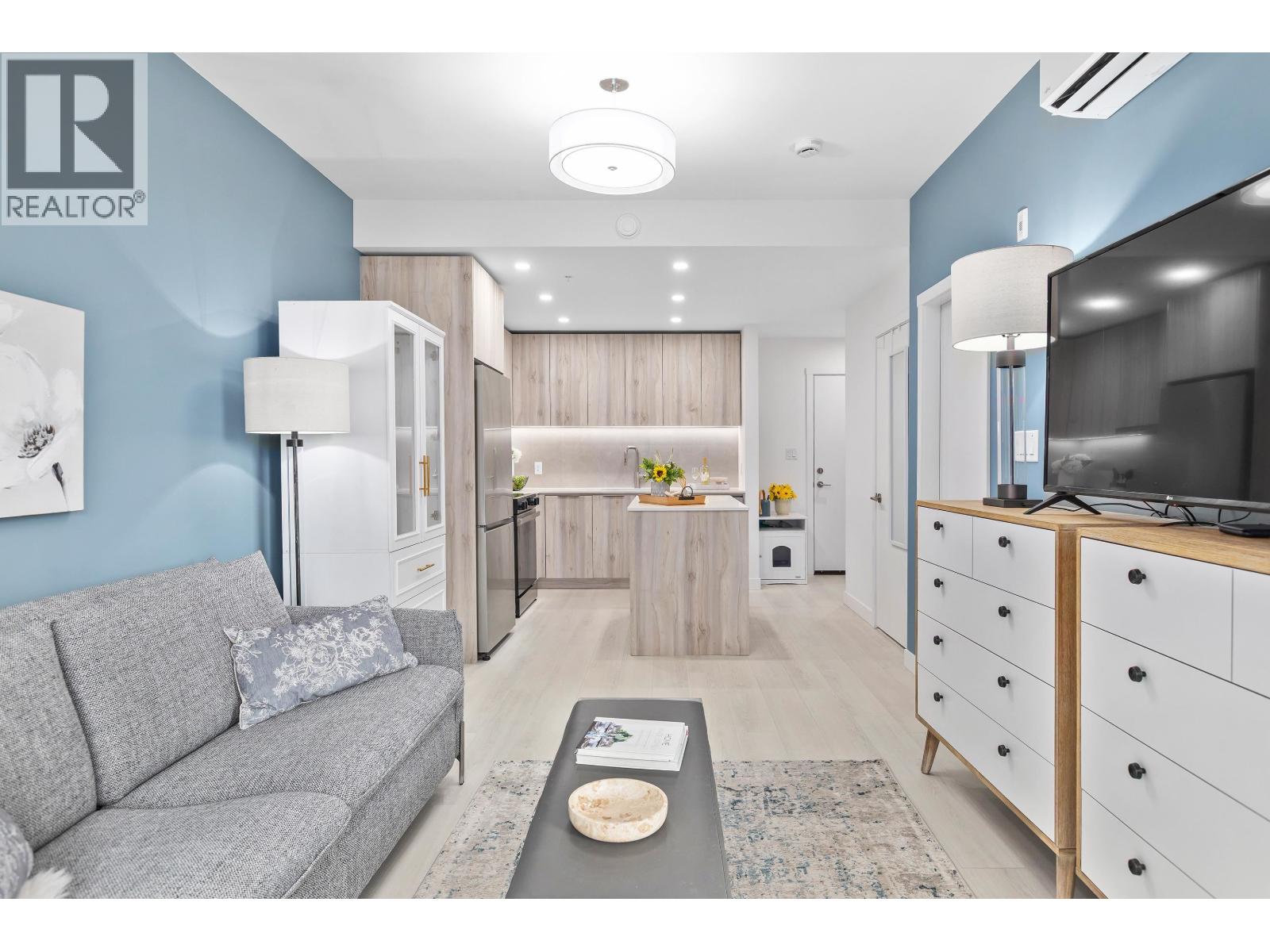 203 3596 MALSUM DRIVE, North Vancouver