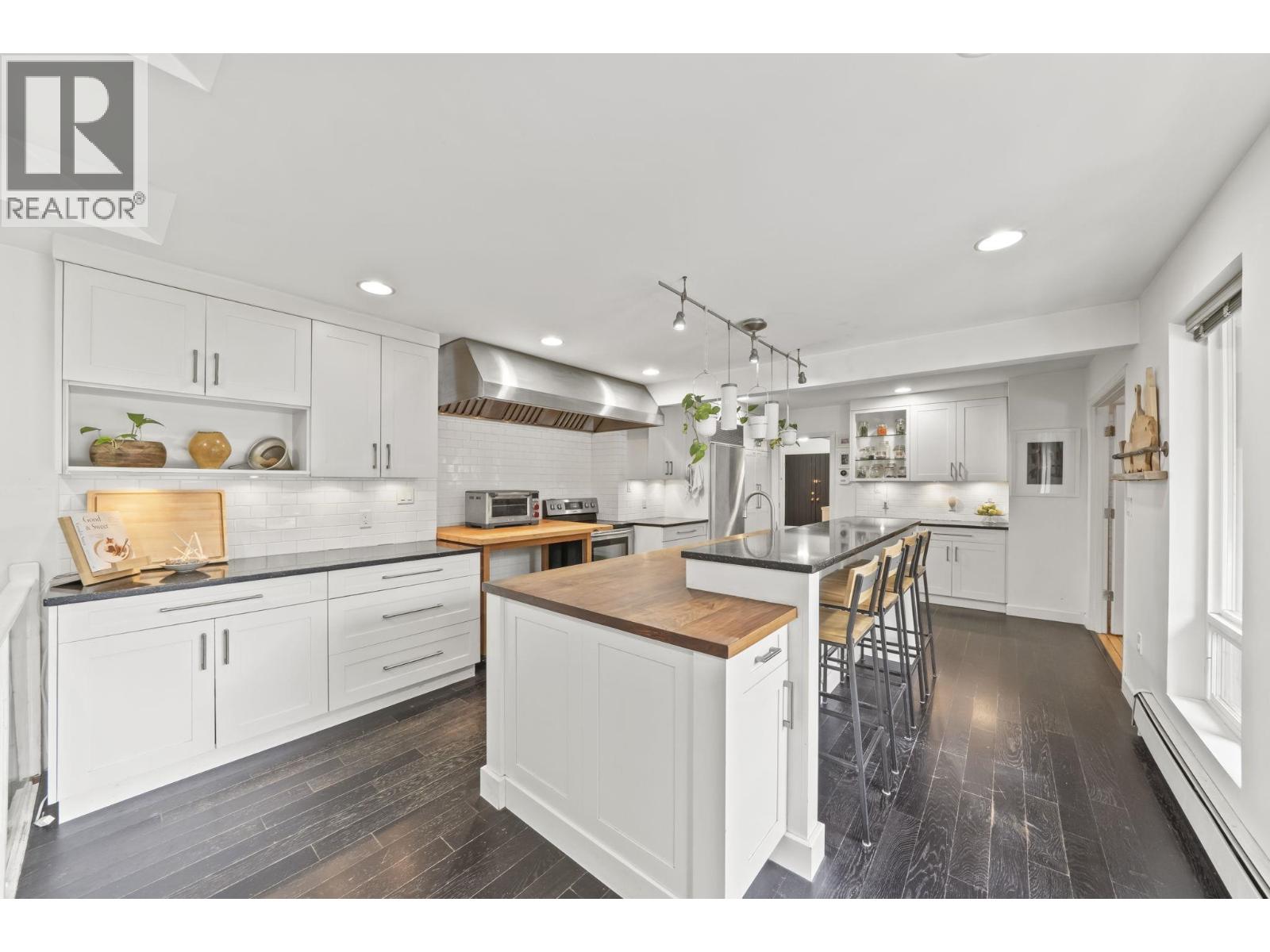 507 JEFFERSON AVENUE, Coquitlam