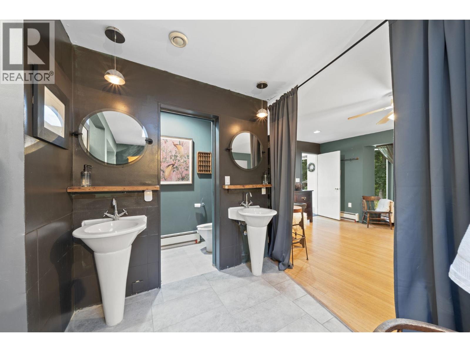 507 JEFFERSON AVENUE, Coquitlam
