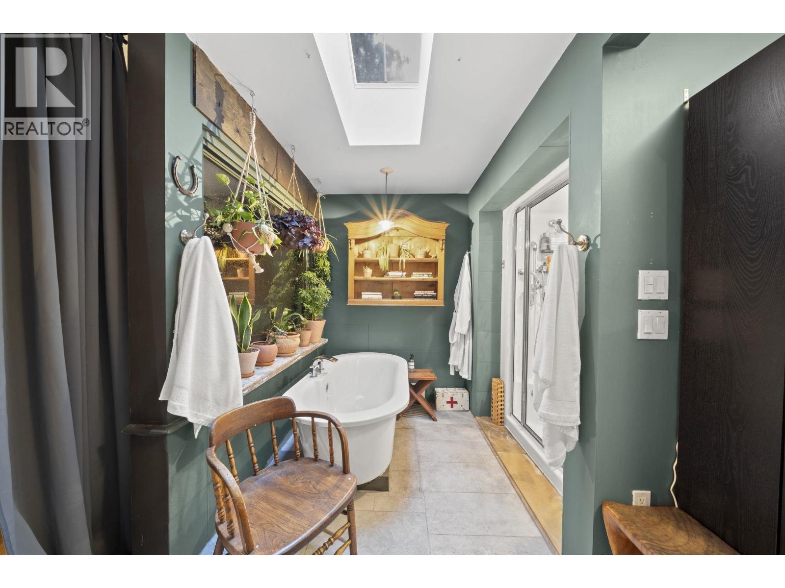 507 JEFFERSON AVENUE, Coquitlam