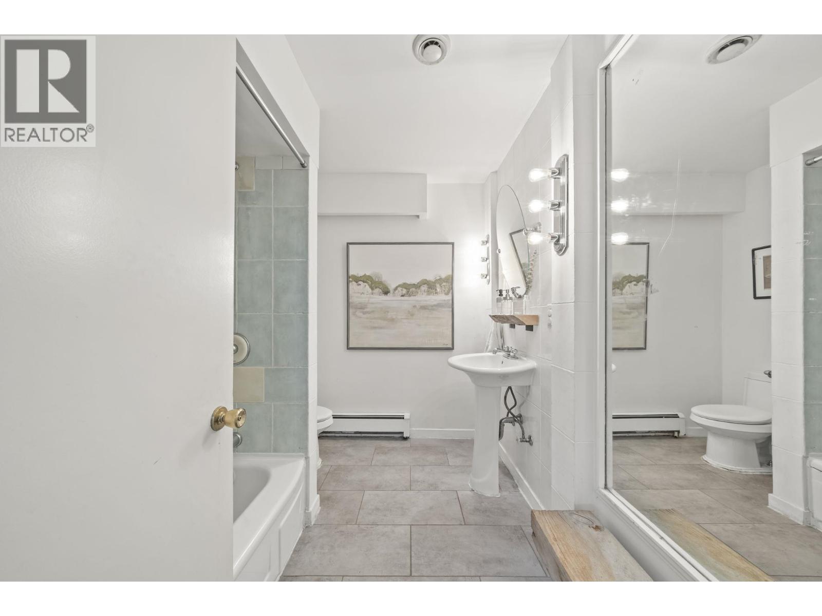 507 JEFFERSON AVENUE, Coquitlam